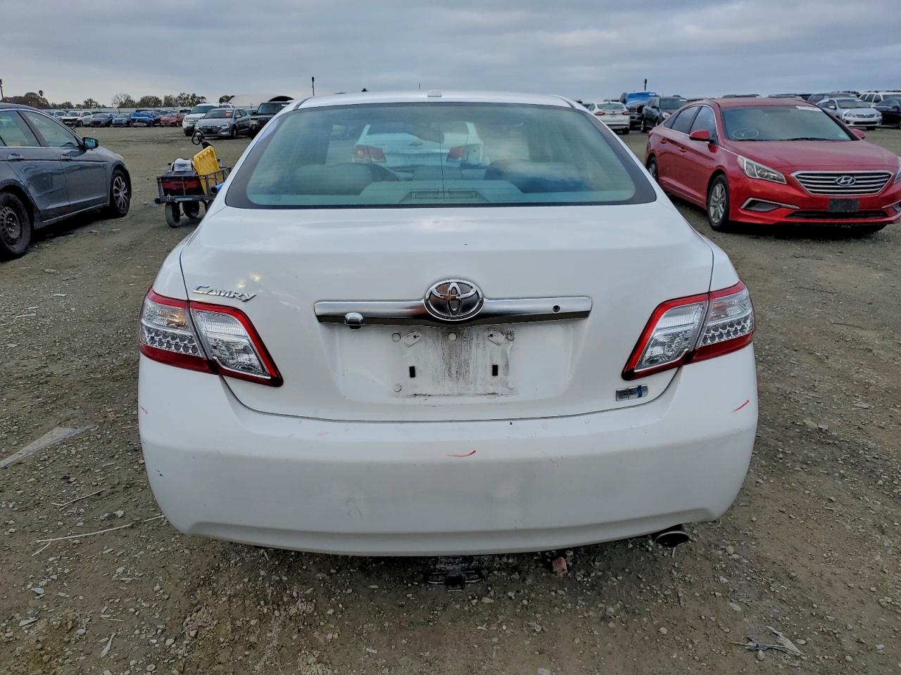 2011 TOYOTA CAMRY HYBRID photo 11