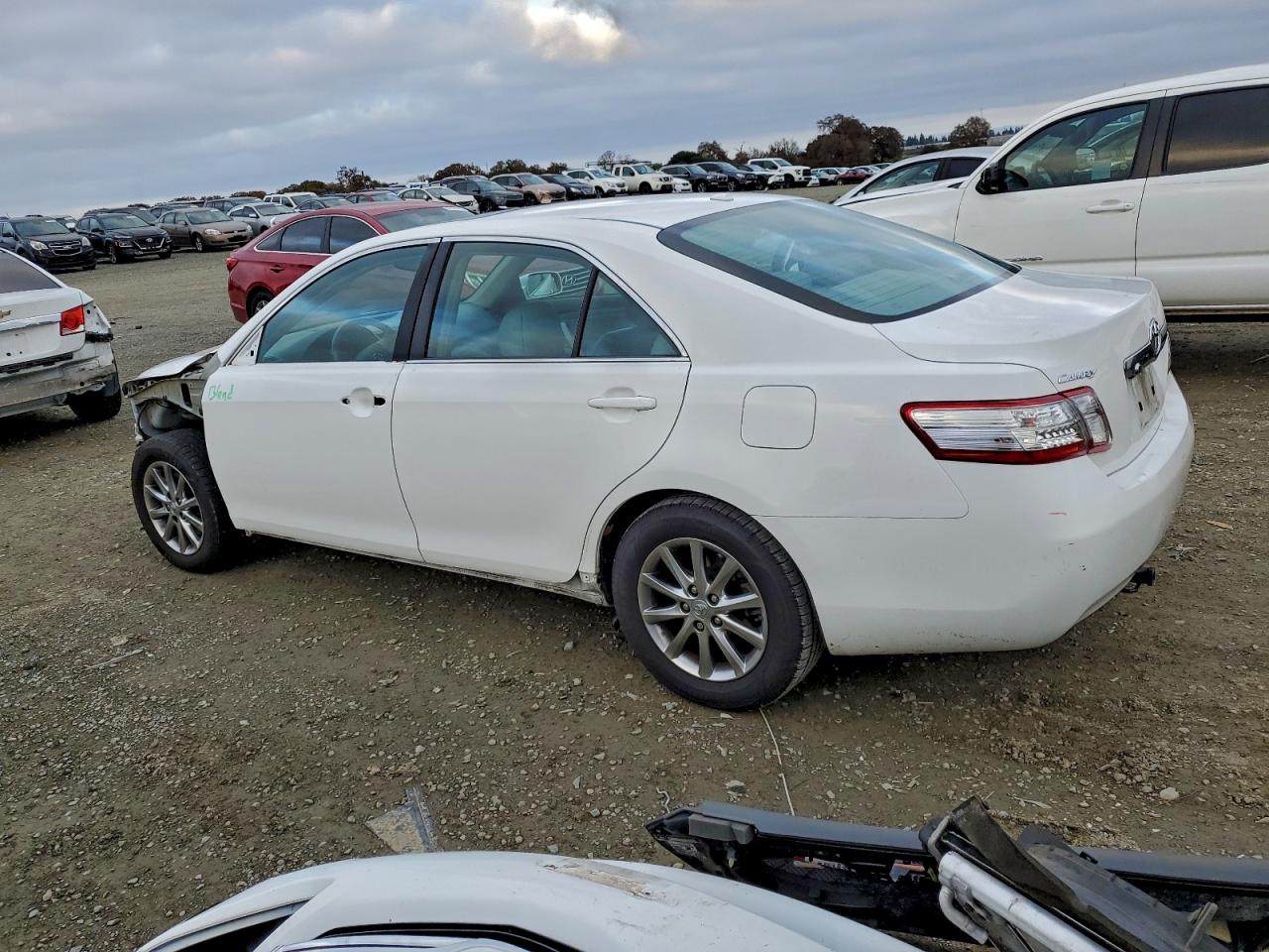 2011 TOYOTA CAMRY HYBRID photo 3