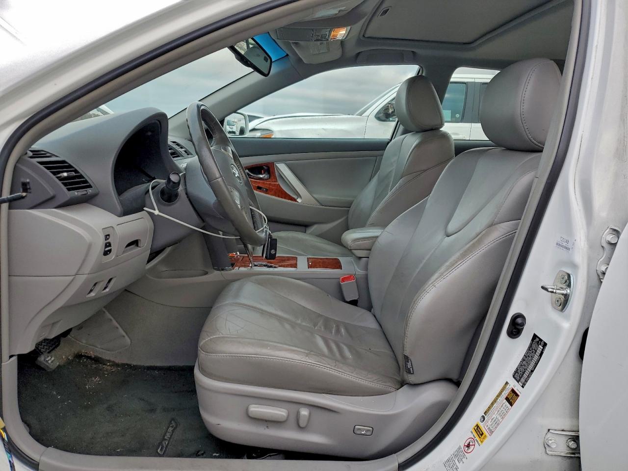 2011 TOYOTA CAMRY HYBRID photo 13