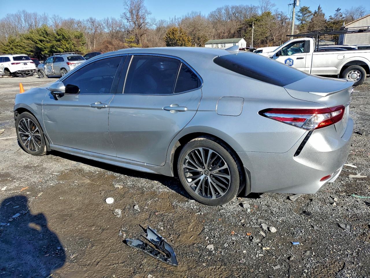 2020 TOYOTA CAMRY SE photo 2
