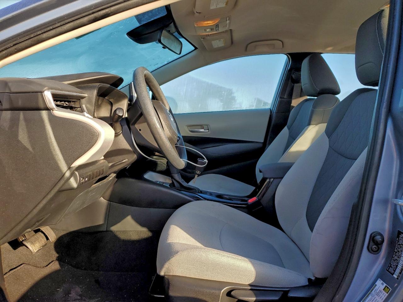 2021 TOYOTA COROLLA LE photo 7