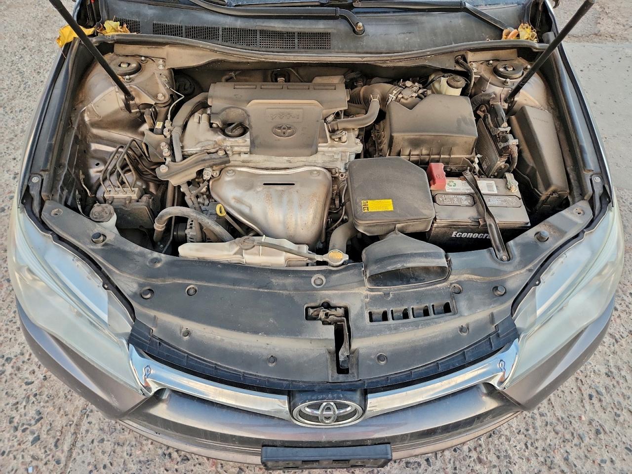 2015 TOYOTA CAMRY LE photo 11