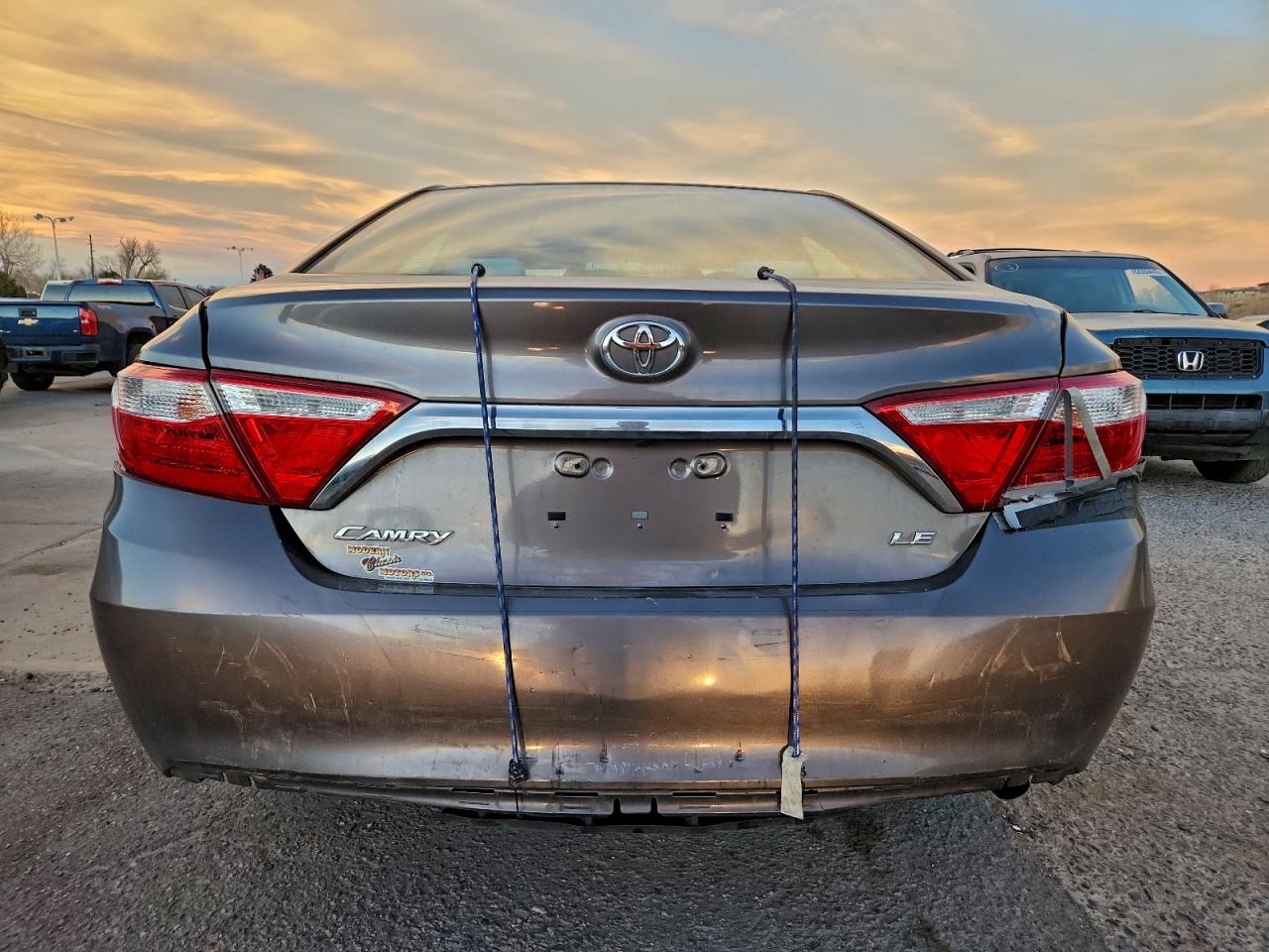 2015 TOYOTA CAMRY LE photo 6