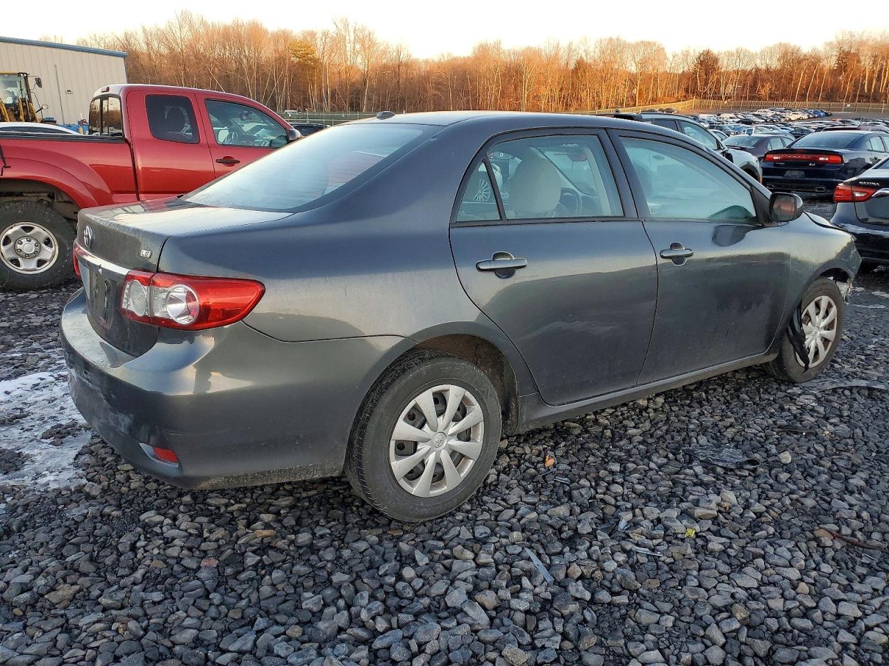 2011 TOYOTA COROLLA BASE photo 3