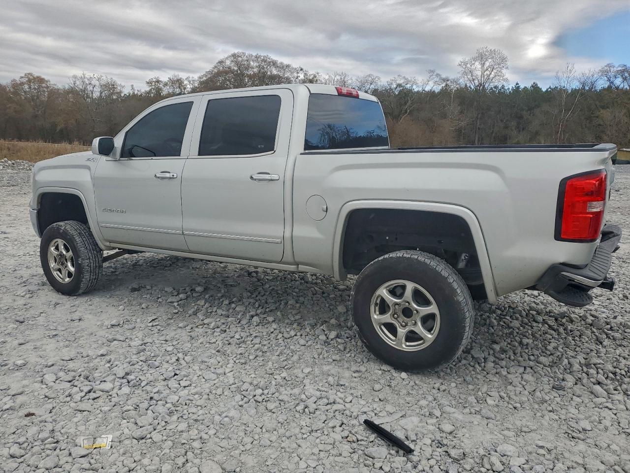 2015 GMC SIERRA K1500 SLT photo 2