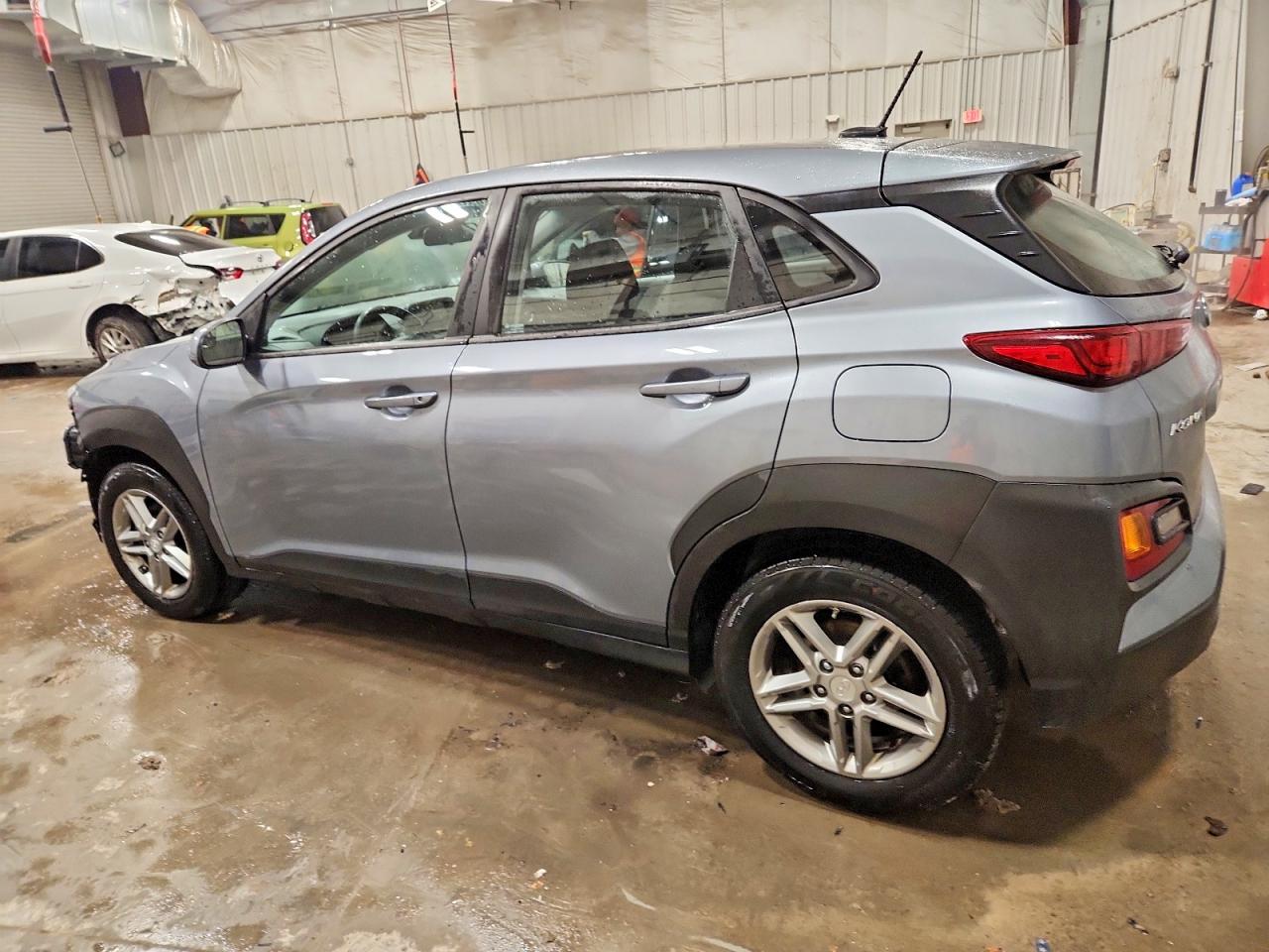 2020 HYUNDAI KONA SE photo 2