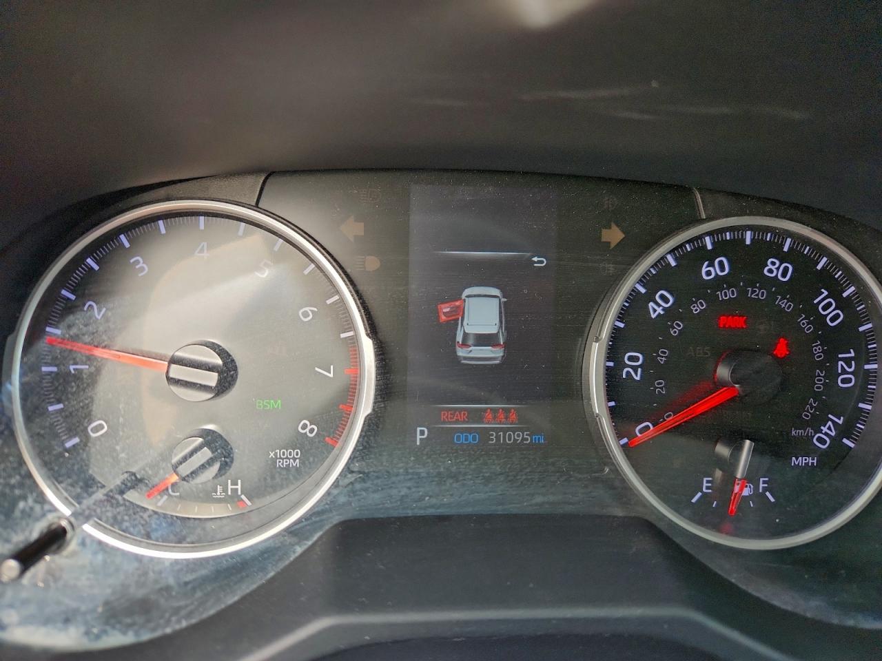 2021 TOYOTA RAV4 XLE photo 17