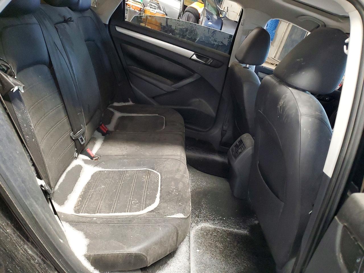 2015 VOLKSWAGEN PASSAT SE photo 19