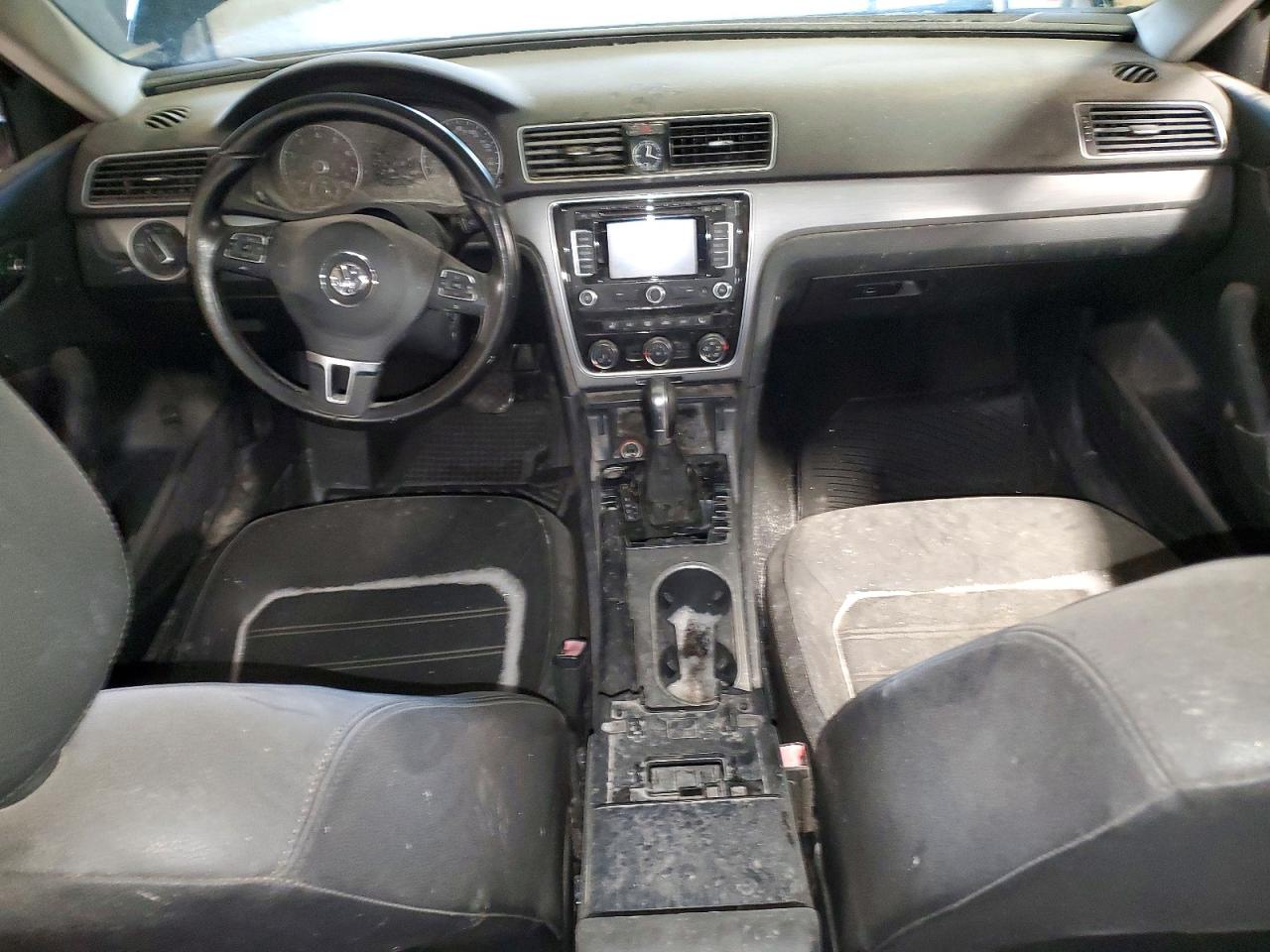 2015 VOLKSWAGEN PASSAT SE photo 15