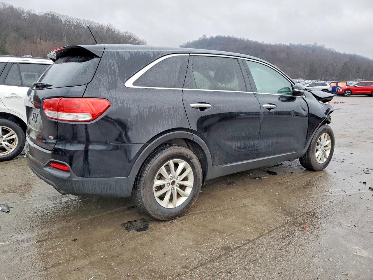 2016 KIA SORENTO LX photo 3