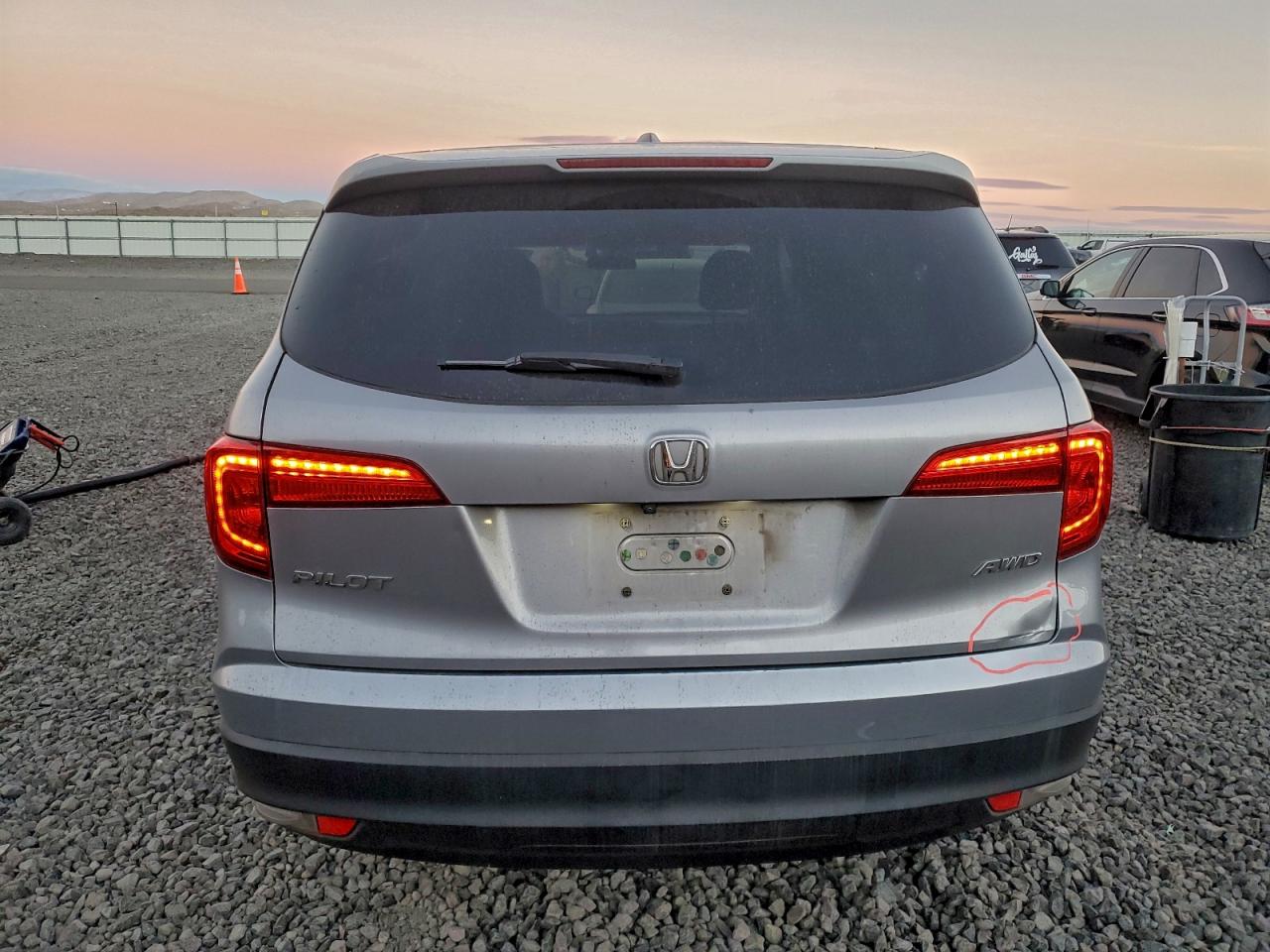 2016 HONDA PILOT EX photo 6