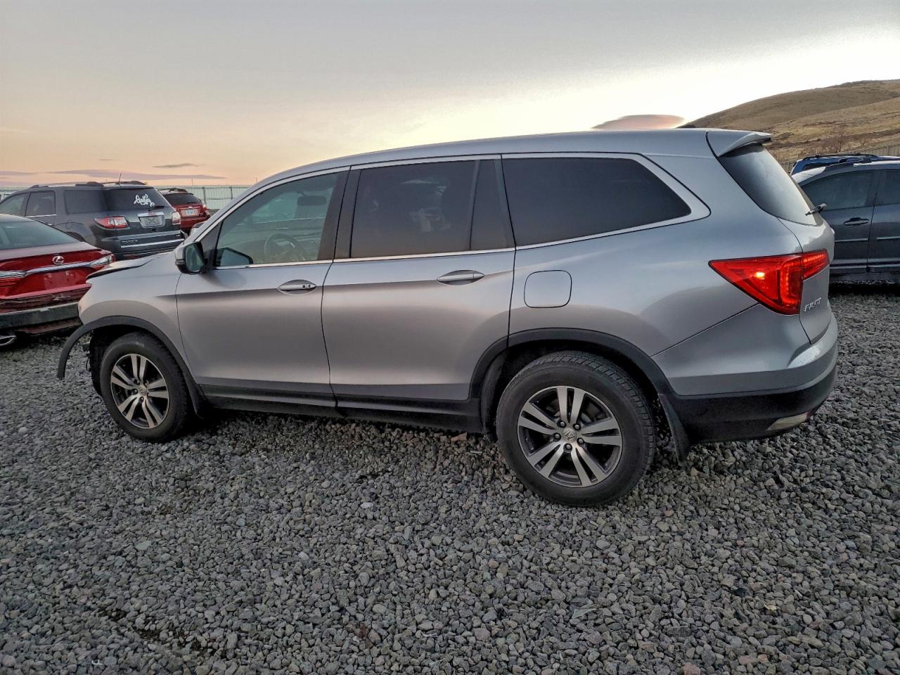 2016 HONDA PILOT EX photo 2