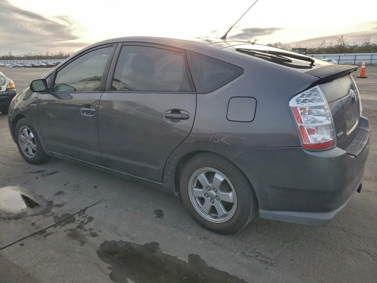 2008 TOYOTA PRIUS photo 2