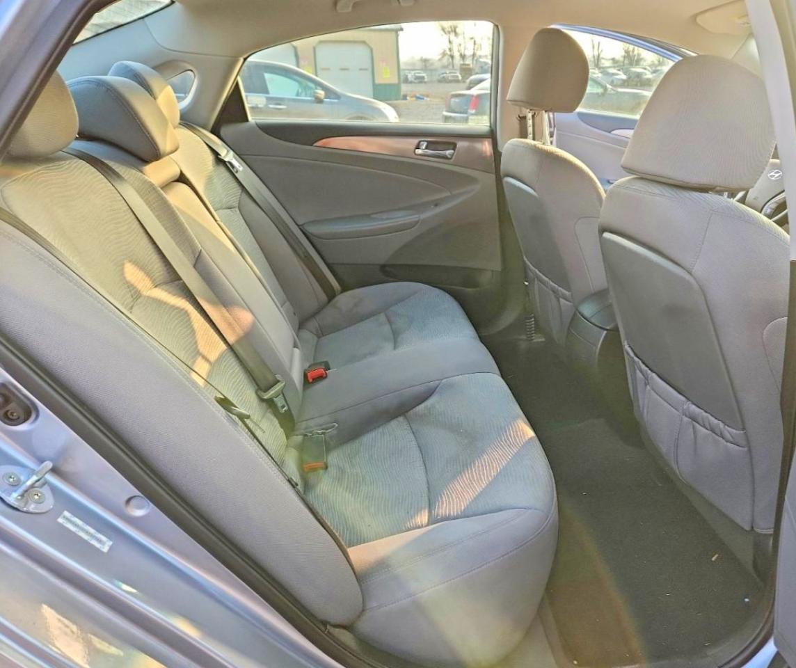 2015 HYUNDAI SONATA HYBRID photo 28