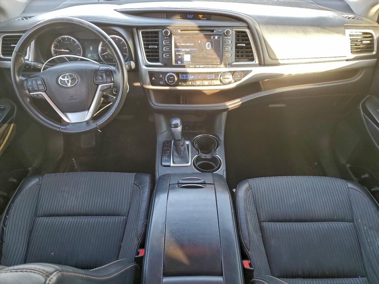 2016 TOYOTA HIGHLANDER LE photo 15