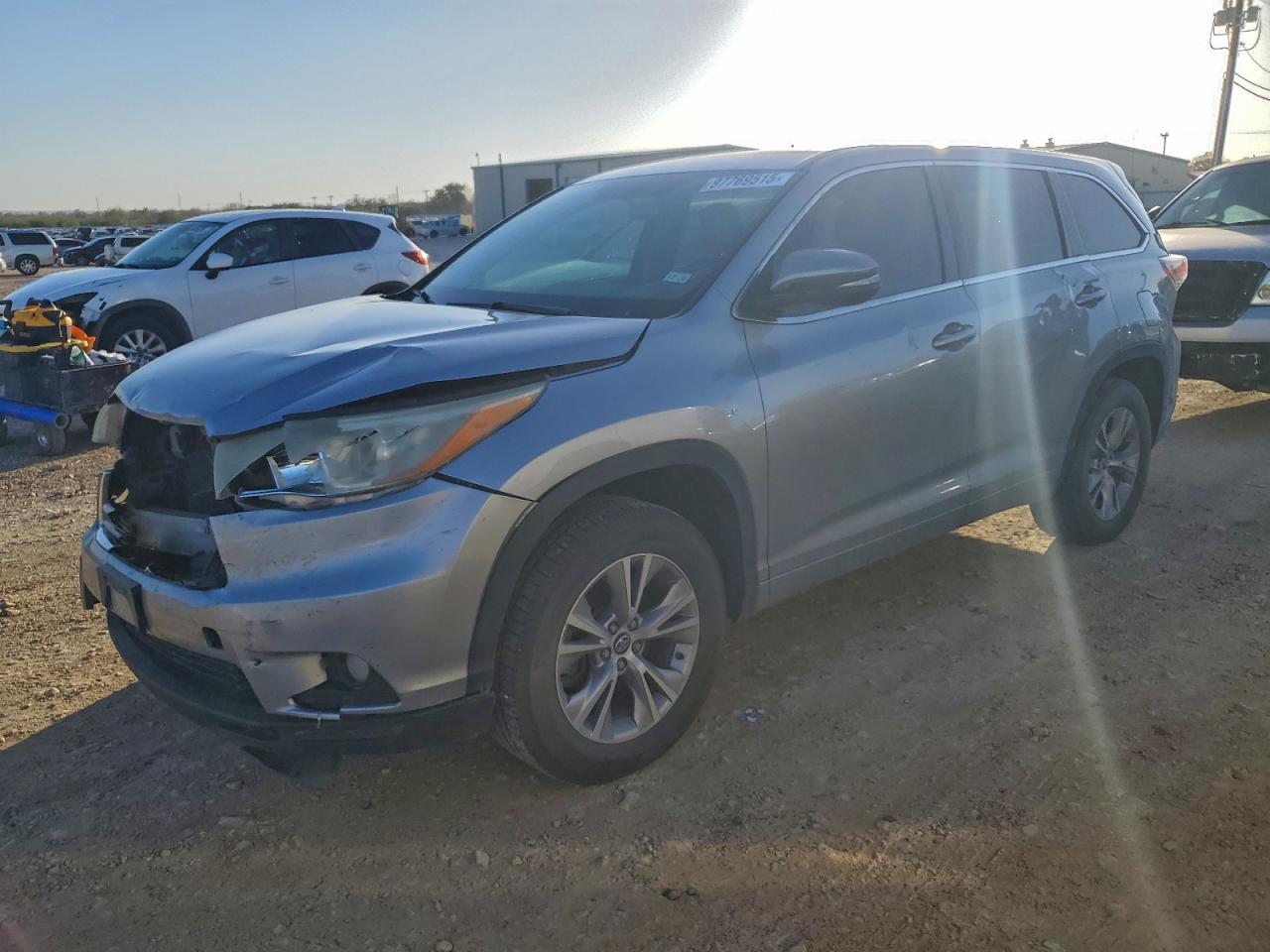 2016 TOYOTA HIGHLANDER