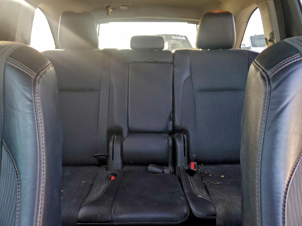 2016 TOYOTA HIGHLANDER LE photo 19
