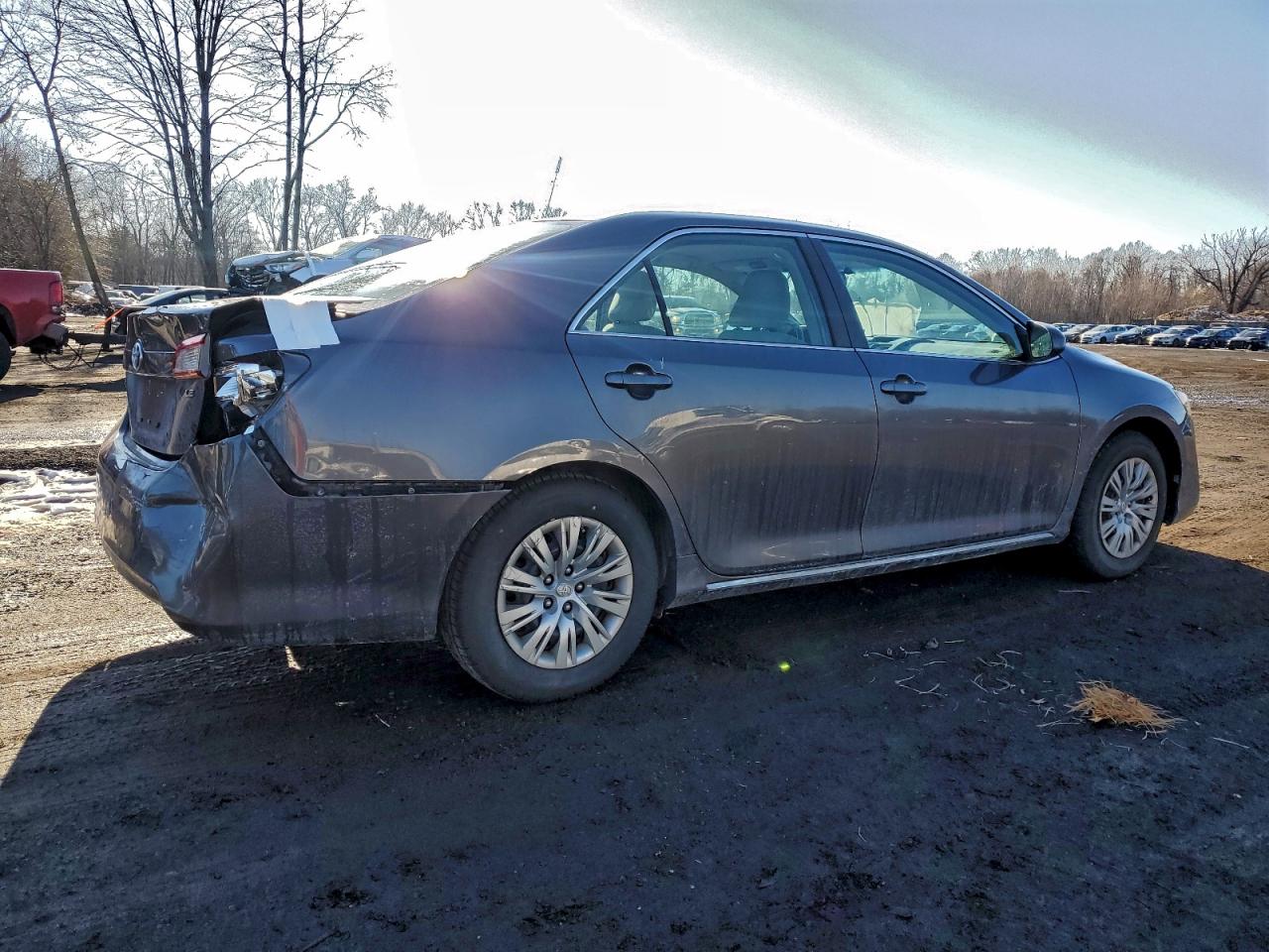 2013 TOYOTA CAMRY L photo 3