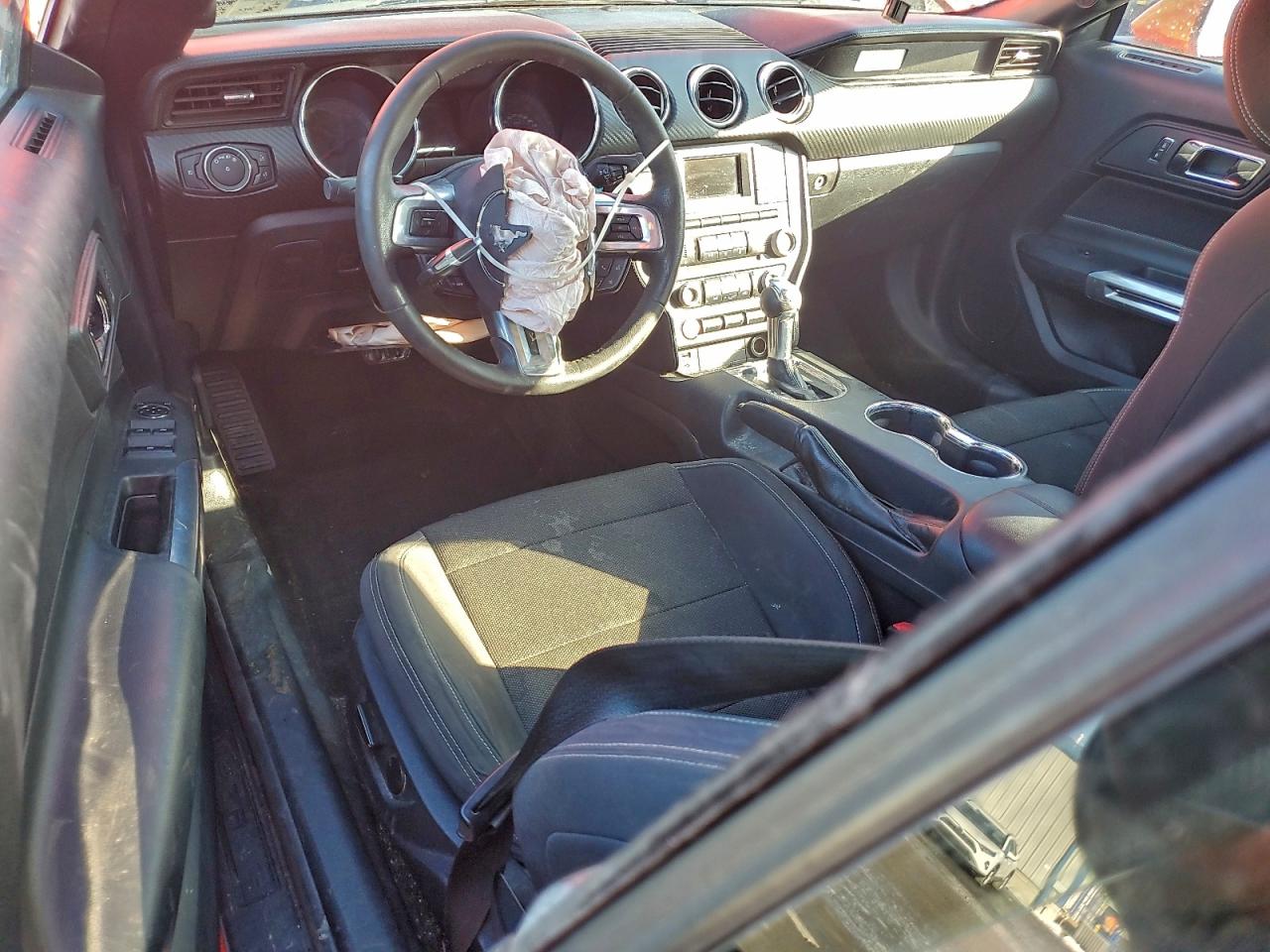 2015 FORD MUSTANG photo 22