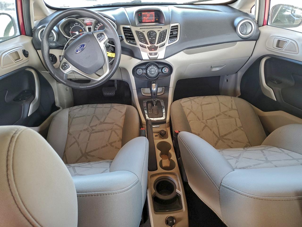 2011 FORD FIESTA SE photo 15