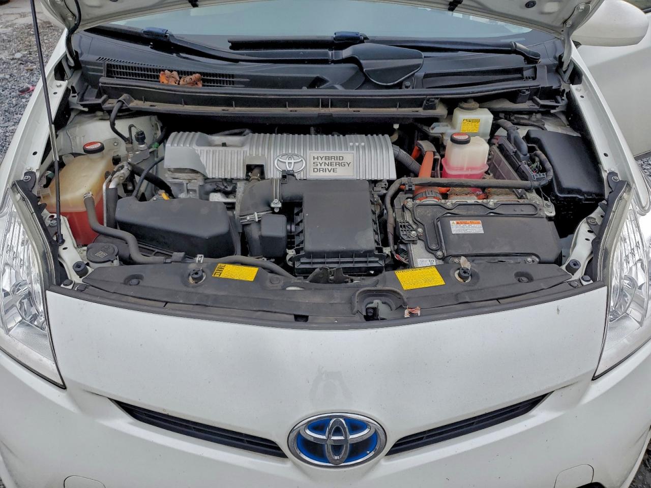 2015 TOYOTA PRIUS photo 21