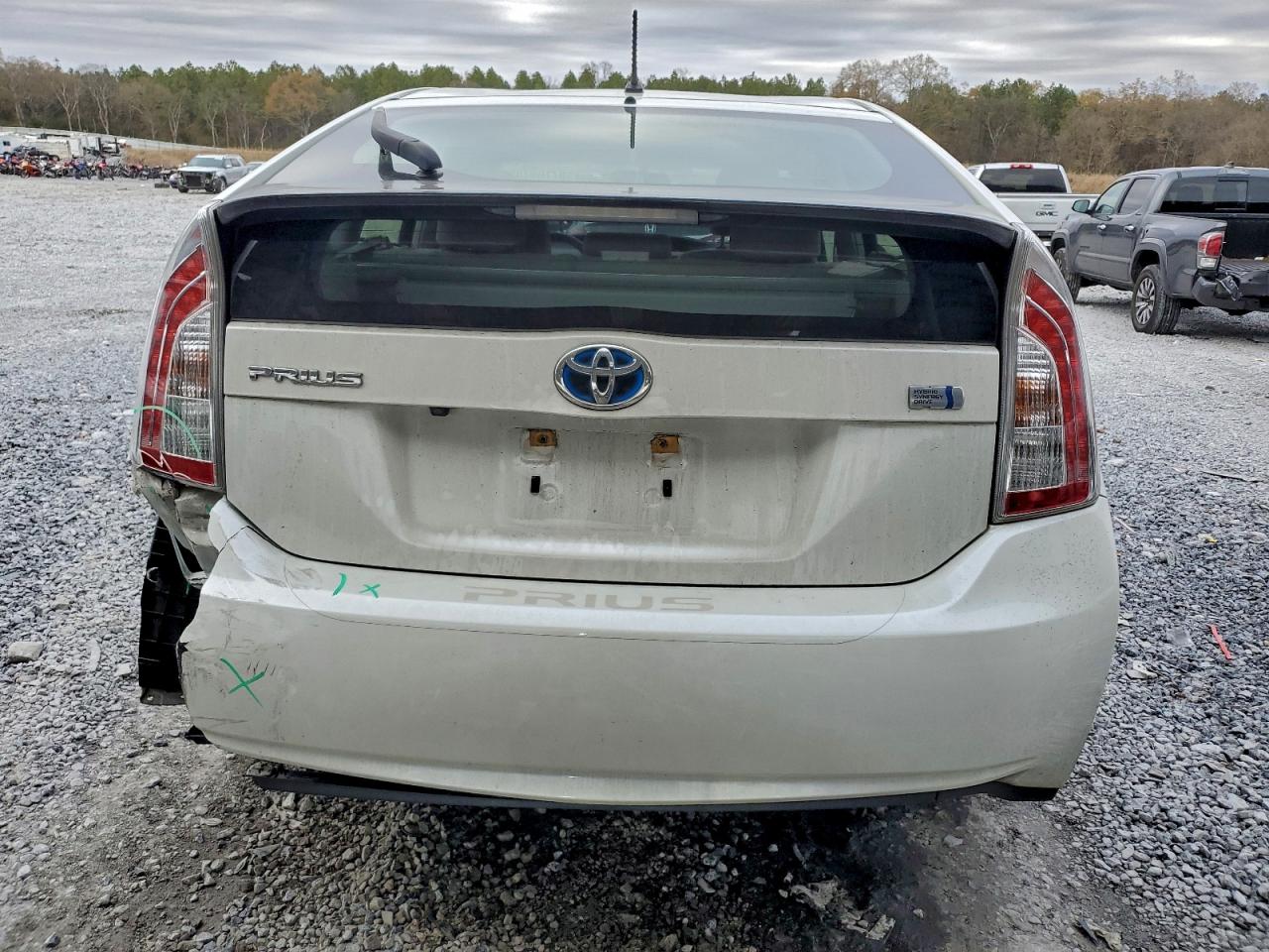2015 TOYOTA PRIUS photo 11