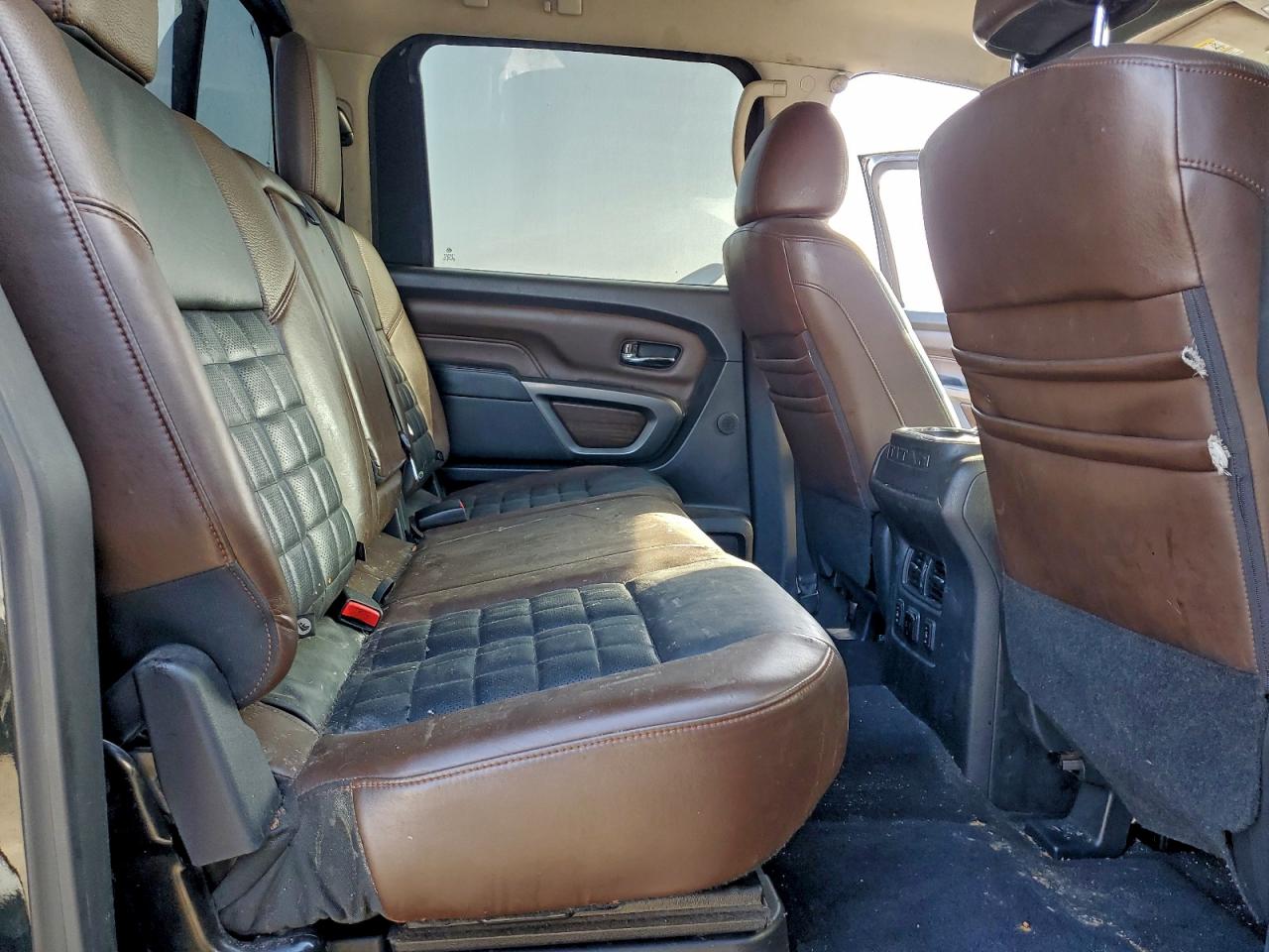 2016 NISSAN TITAN XD SL photo 19