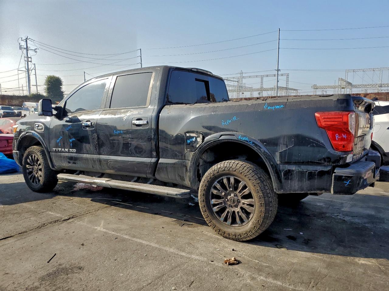 2016 NISSAN TITAN XD SL photo 3