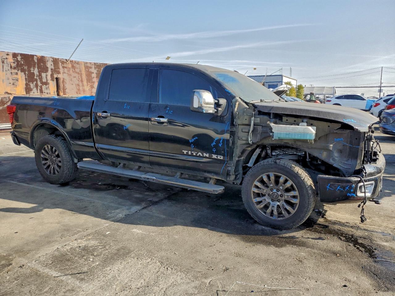 2016 NISSAN TITAN XD SL photo 7