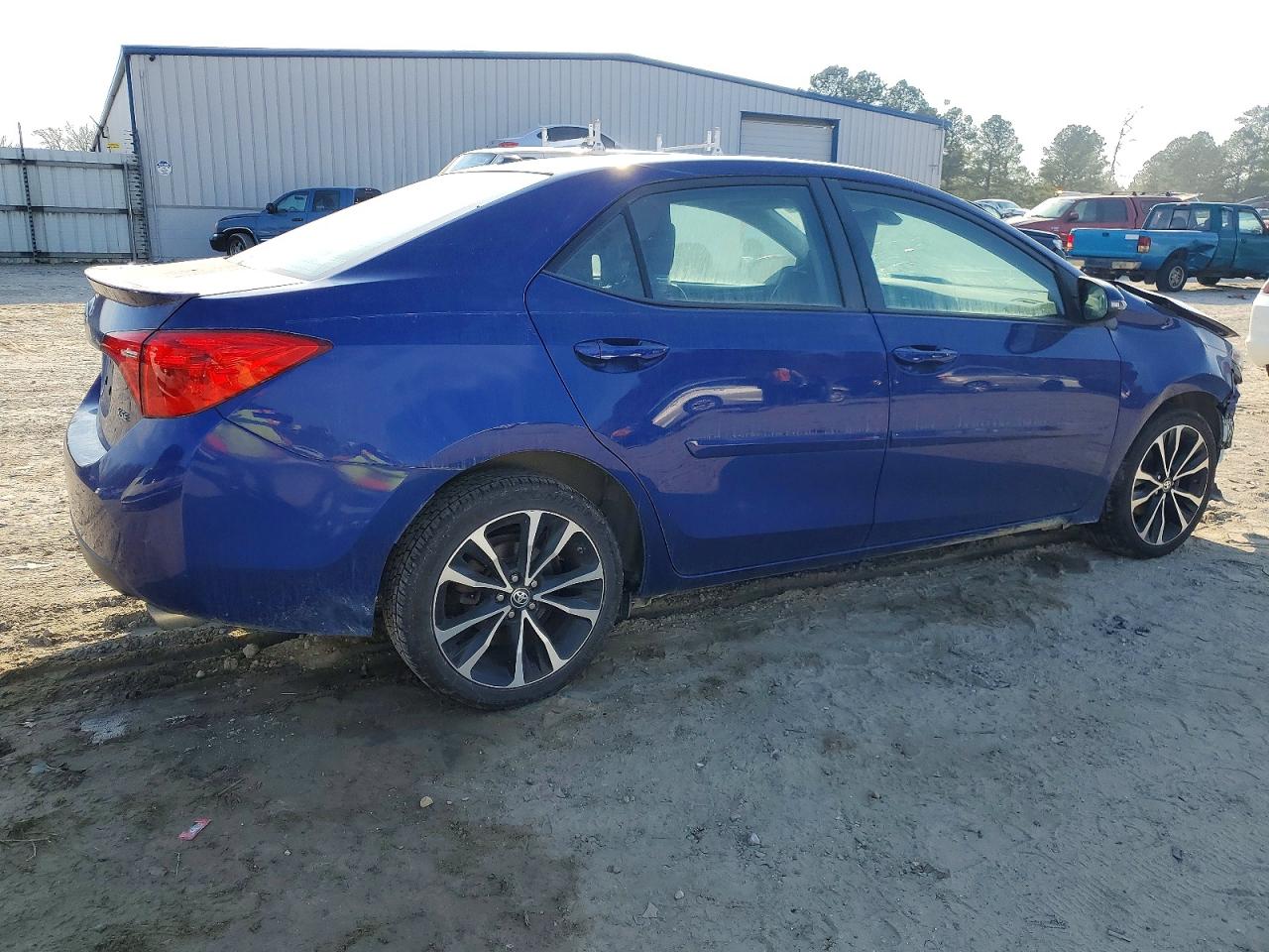 2017 TOYOTA COROLLA L photo 3