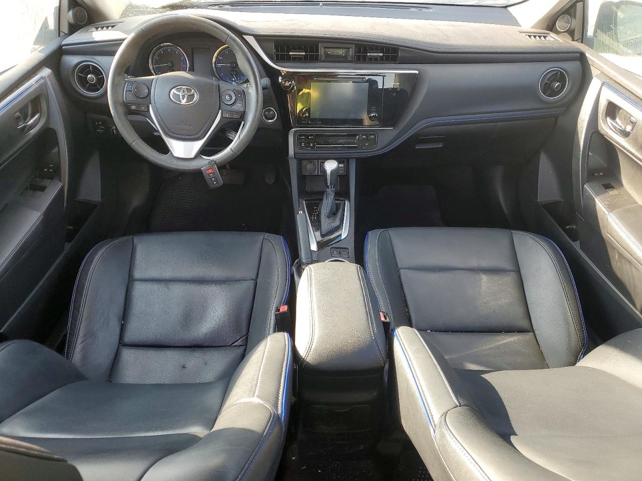 2017 TOYOTA COROLLA L photo 8
