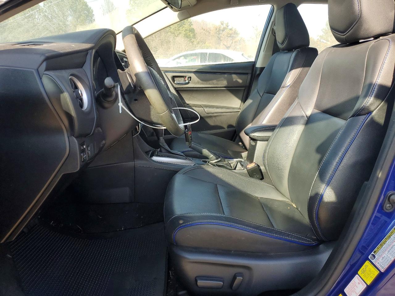 2017 TOYOTA COROLLA L photo 7