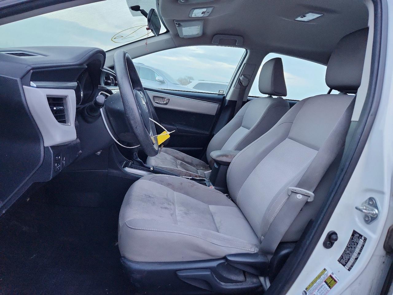 2015 TOYOTA COROLLA L photo 7