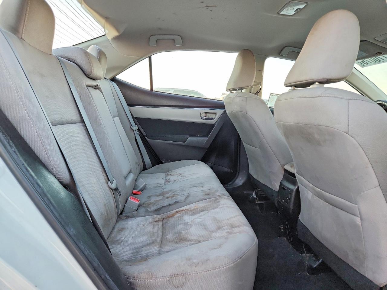 2015 TOYOTA COROLLA L photo 10