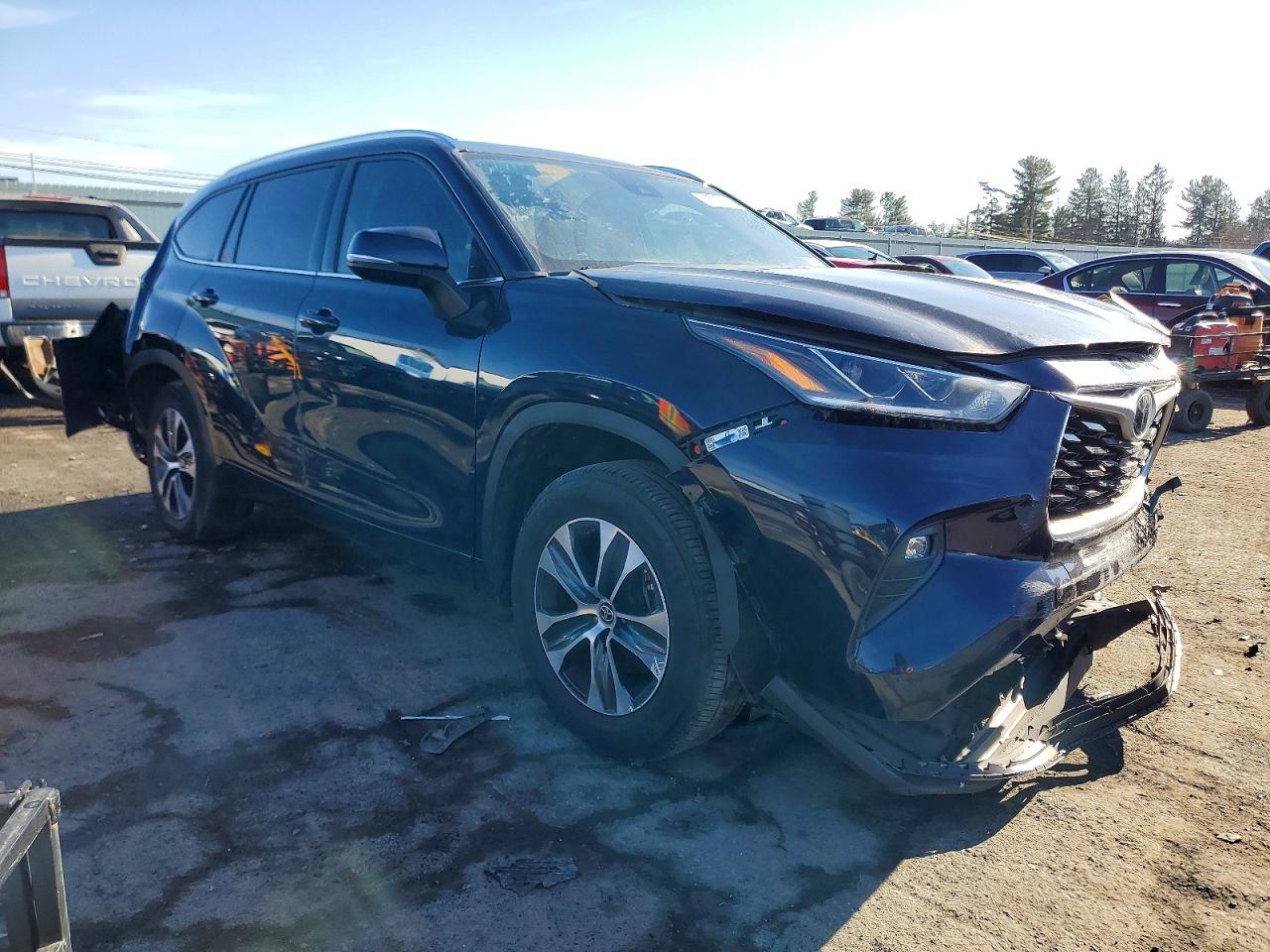 2021 TOYOTA HIGHLANDER XLE photo 7