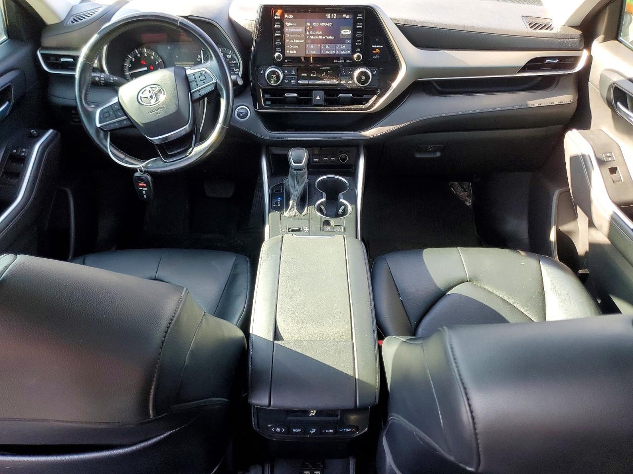2021 TOYOTA HIGHLANDER XLE photo 15