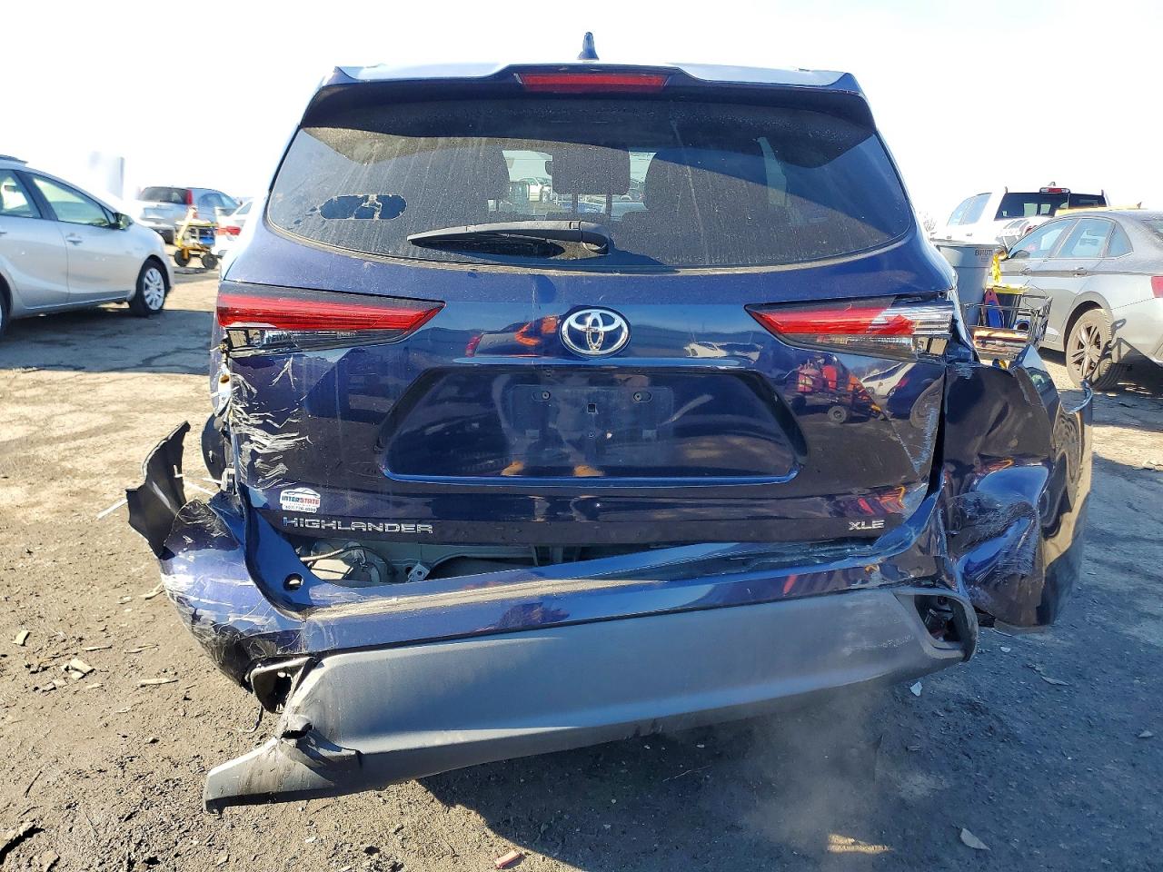2021 TOYOTA HIGHLANDER XLE photo 11