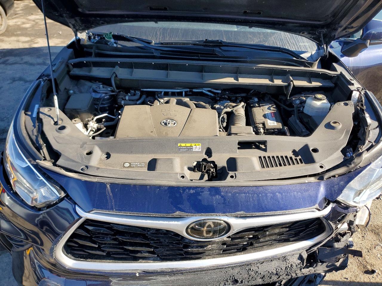 2021 TOYOTA HIGHLANDER XLE photo 23
