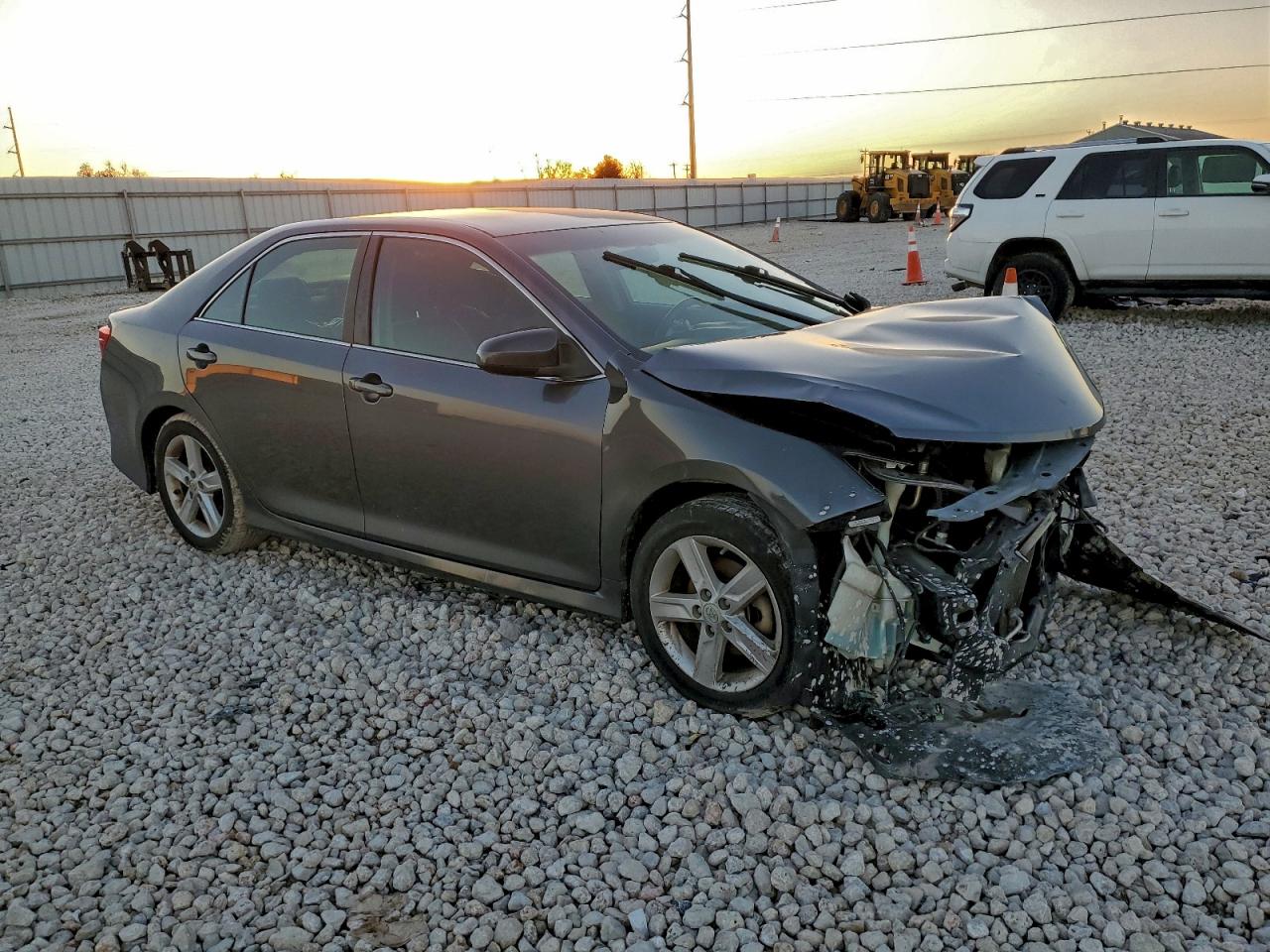 2014 TOYOTA CAMRY SE photo 10