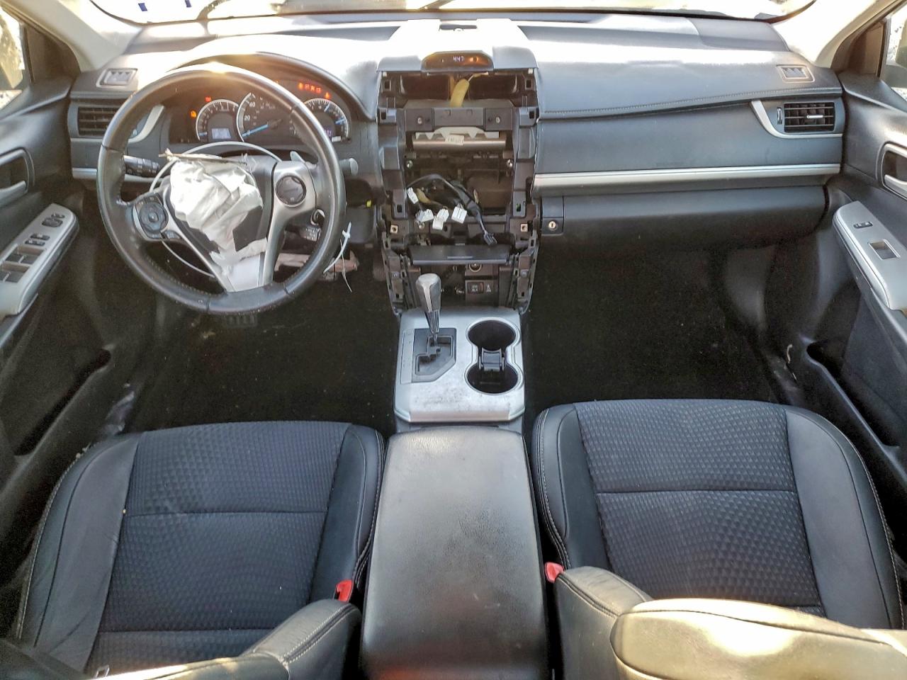 2014 TOYOTA CAMRY SE photo 22