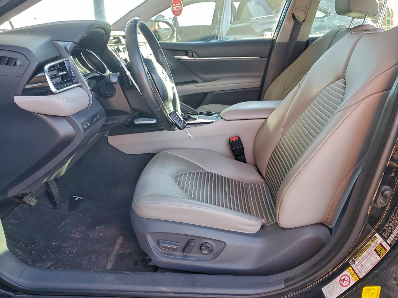 2018 TOYOTA CAMRY L photo 7
