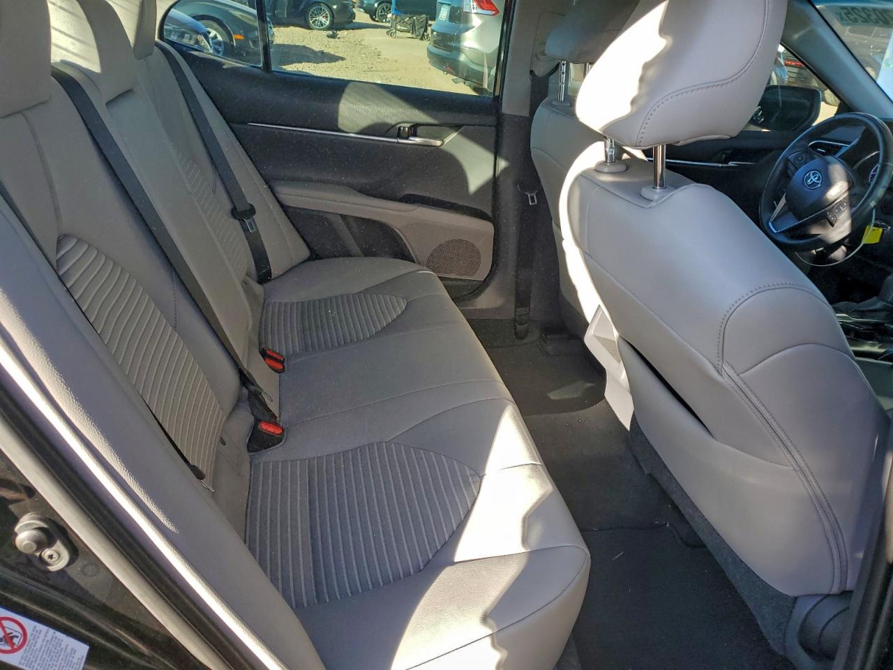 2018 TOYOTA CAMRY L photo 10