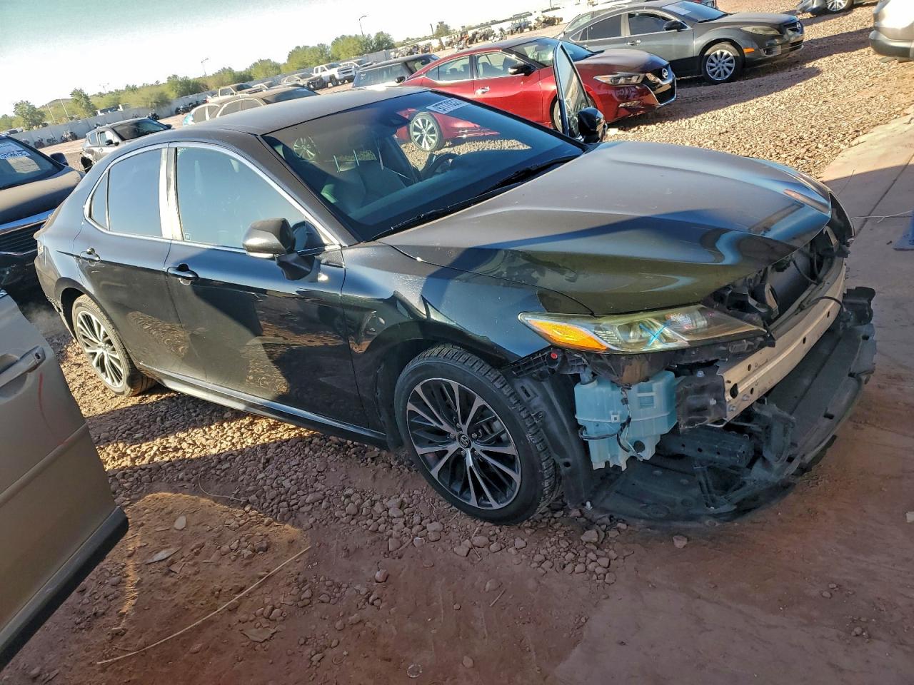 2018 TOYOTA CAMRY L photo 4