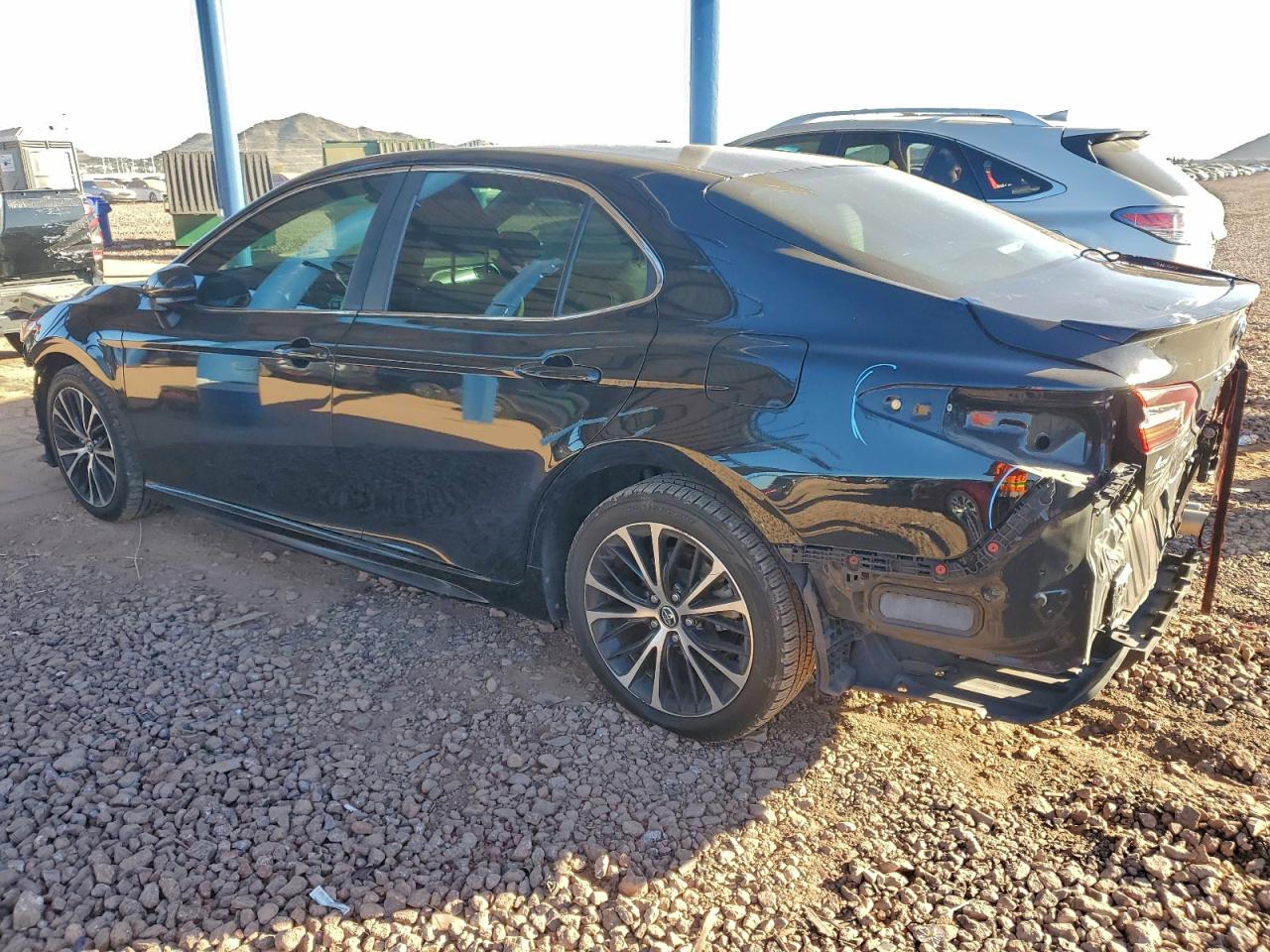 2018 TOYOTA CAMRY L photo 2