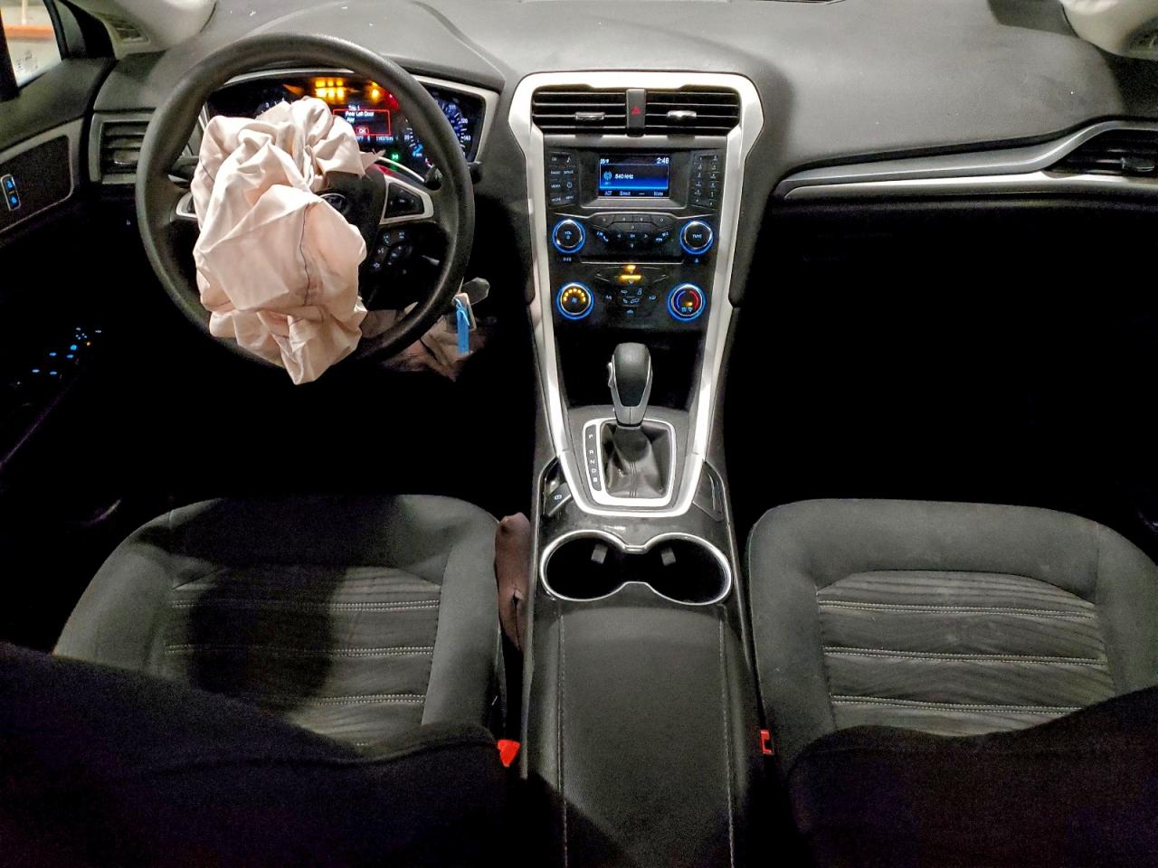 2016 FORD FUSION SE photo 8