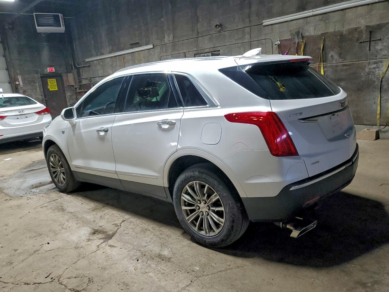 2017 CADILLAC XT5 LUXURY photo 3