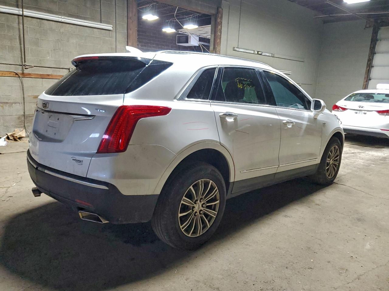 2017 CADILLAC XT5 LUXURY photo 5