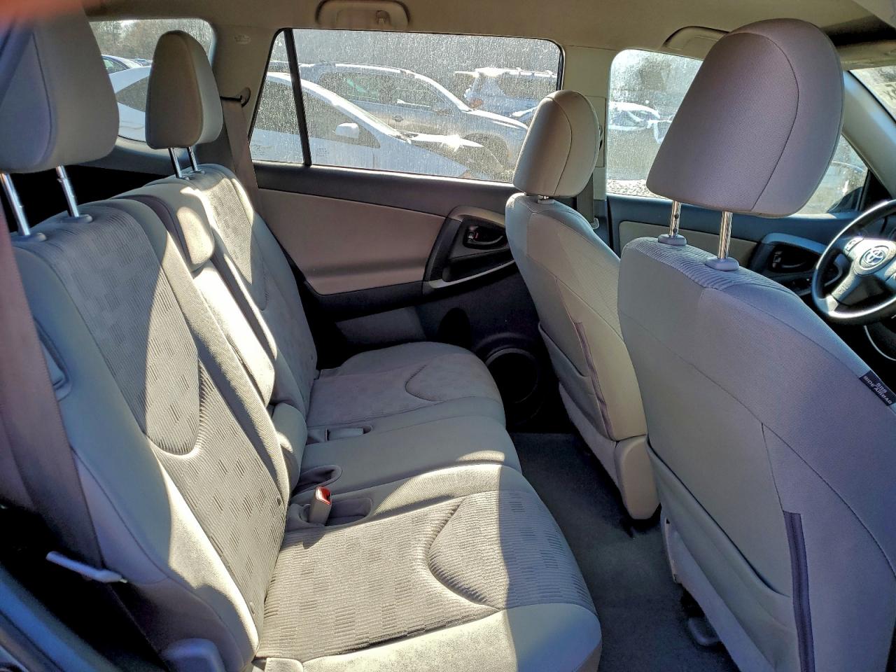 2012 TOYOTA RAV4 photo 11