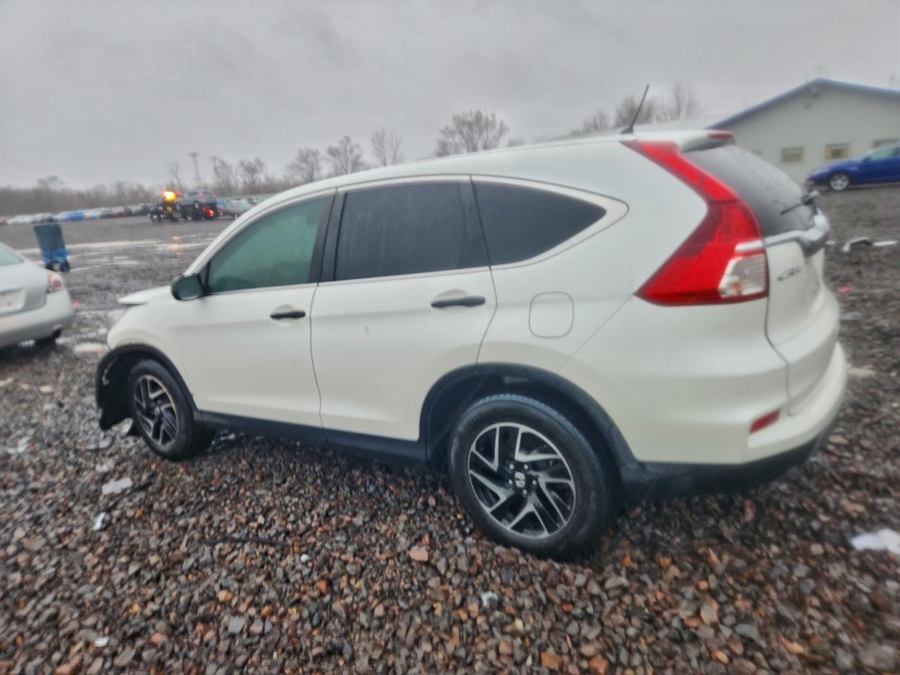 2016 HONDA CR-V SE photo 2
