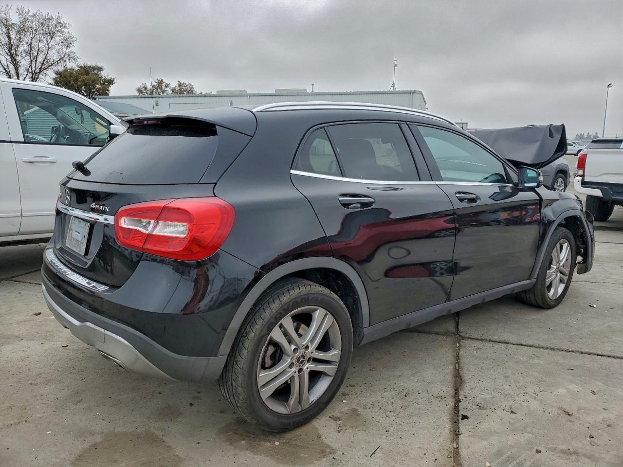 2019 MERCEDES-BENZ GLA 250 4MATIC photo 3